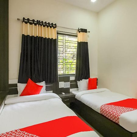 OYO 66342 Hotel Unique Inn Dhule Extérieur photo