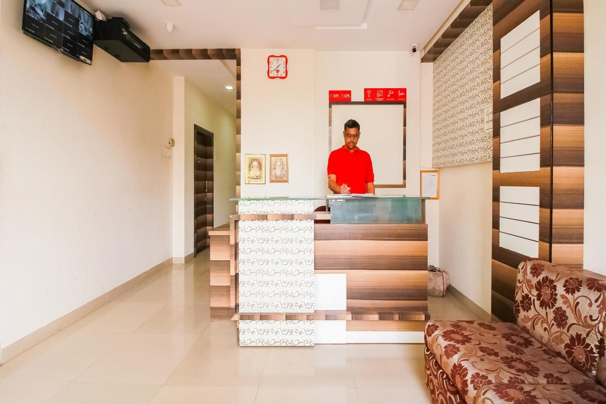 OYO 66342 Hotel Unique Inn Dhule Extérieur photo